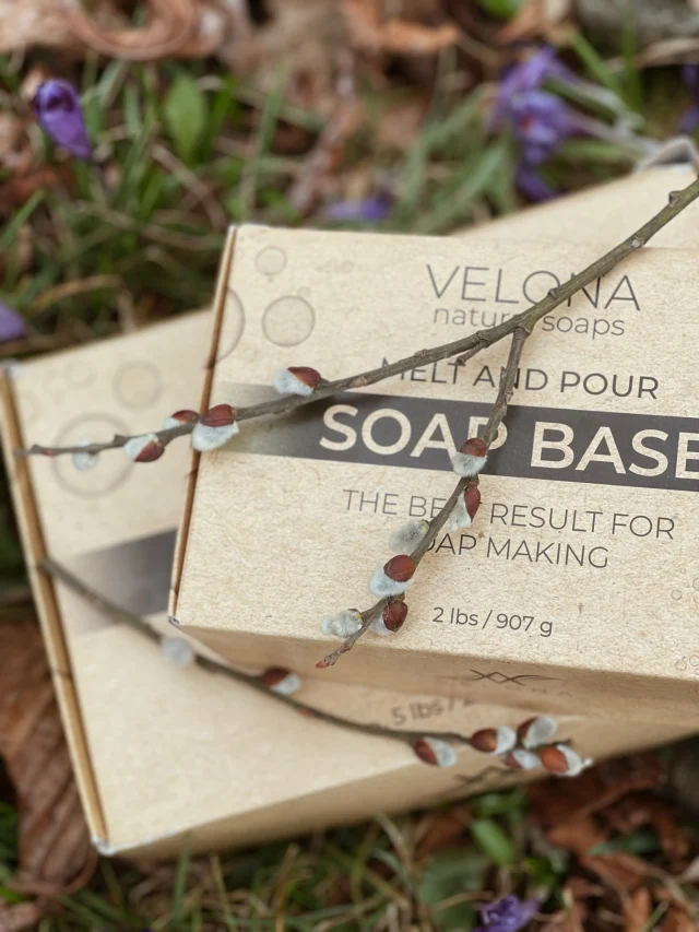 Працюєте з милом і шукаєте вигідні умови для закупівлі?Ми відкриті до співпраці з оптовими покупцями 🤝
Пропонуємо якісні мильні основи для майстрів, брендів і тих, хто тільки починає свій шлях у миловарінні.У нас ви знайдете:
▫️ широкий вибір основ
▫️ стабільну якість
▫️ вигідні ціни при оптових замовленнях
▫️ швидку обробку та відправкуПишіть у direct для деталей співпраці та прайсу 📩
Будемо раді стати частиною вашого бренду!📞 + 380934089878#velona #velona_ua #velona_soap #soap #soap_ua